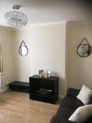 3 Bed Semi-Detached House, Hillfield Avenue, NW9 - Photo 1