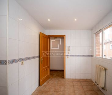 Bright 3-bedroom duplex with parking in San Sebastián de los Reyes - Photo 4