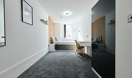 Double Room In Brand New 7-Bedroom En Suite Apartment- Just a short walk into the City Center - Photo 2
