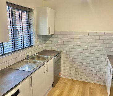 3 bedroom end of terrace house to rent - Photo 6