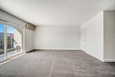 EXECUTIVE LIVING IN FORREST - Photo 5