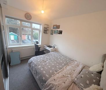 3 bedroom semi-detached house to rent - Photo 5