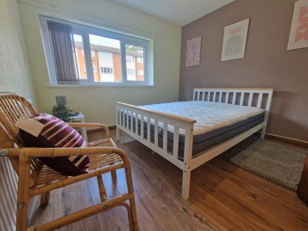 2 bedroom flat to rent - Photo 4