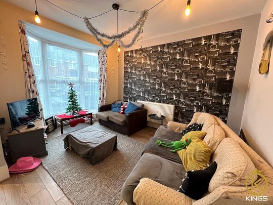 4 bedroom terraced house to rent - Photo 1