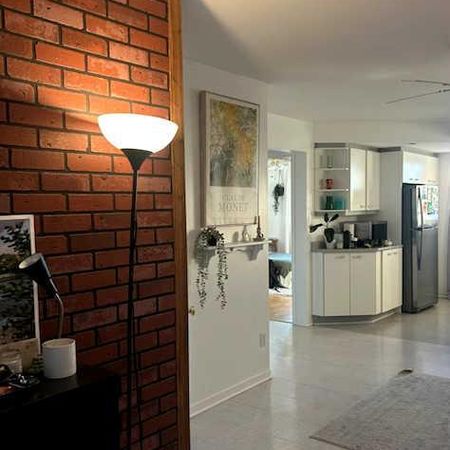 DERNIERE UNITE à louer CONDO 5 1/2 AU 1 ETAGE avec 3 CHAMBRES BELOEIL RIVE SUD - Photo 3