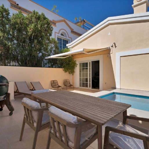 5 Bedroom Townhouse For Rent in Nueva Andalucía, Málaga - Photo 1