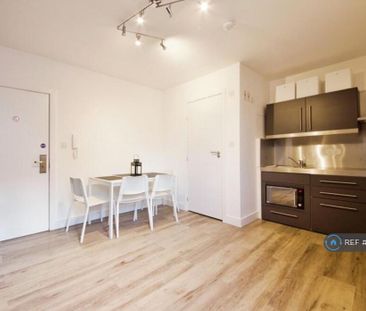 1 bedroom flat to rent - Photo 6