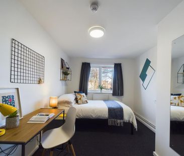 1 bedroom in a house share to rent - Photo 2