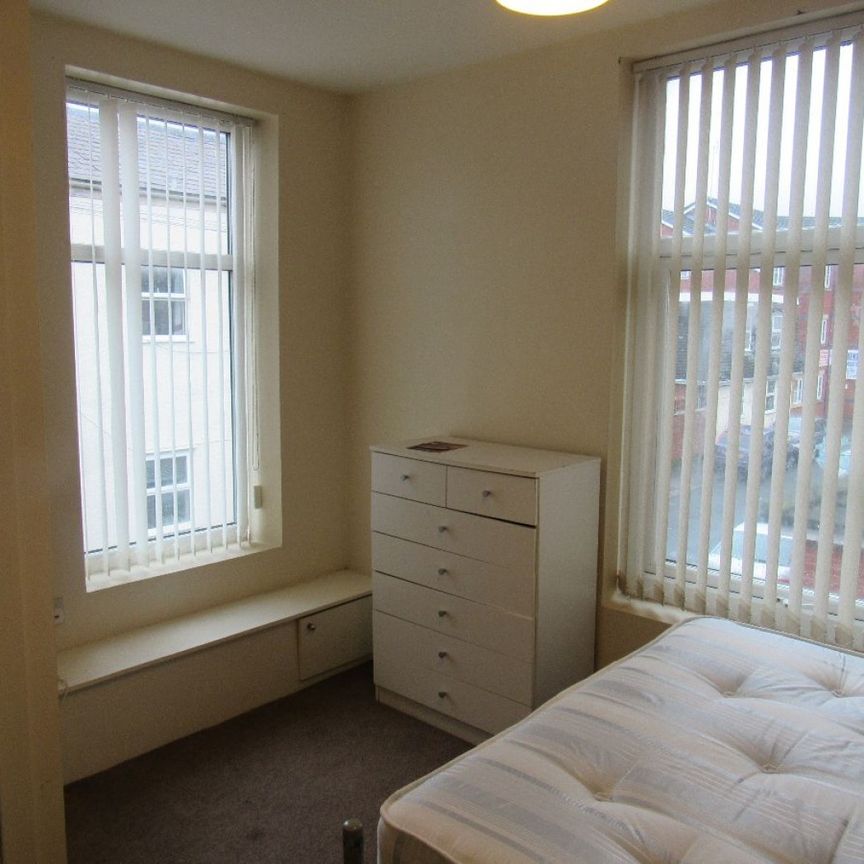 Adelphi Street Flat, Preston - Photo 1