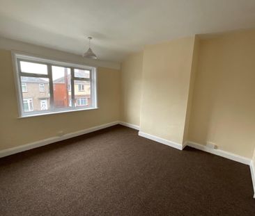 3 bedroom house - end terrace to rent - Photo 4