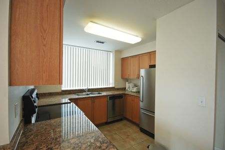 For Lease - 2585 Erin Centre Boulevard Unit# 206, Mississauga, Ontario - Photo 2