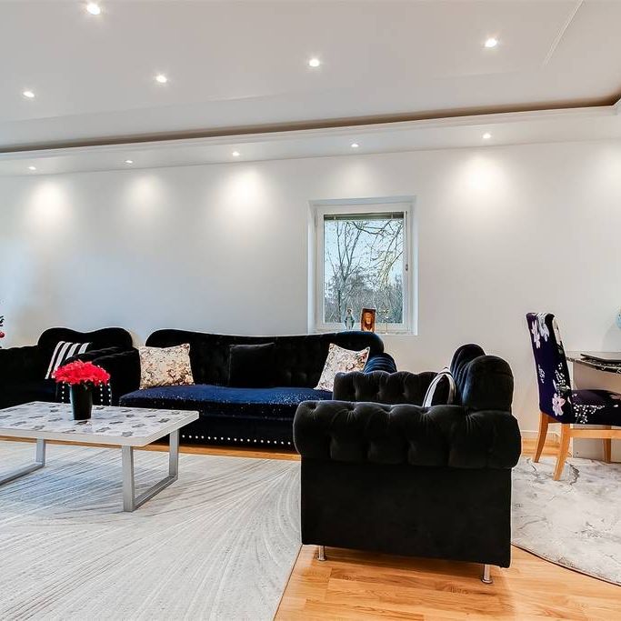 Tomtbergavägen, Norsborg - Photo 1