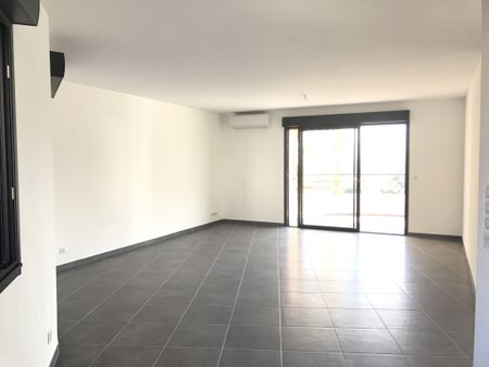Location Appartement 3 pièces 83m² BASTIA 20600 - Photo 2