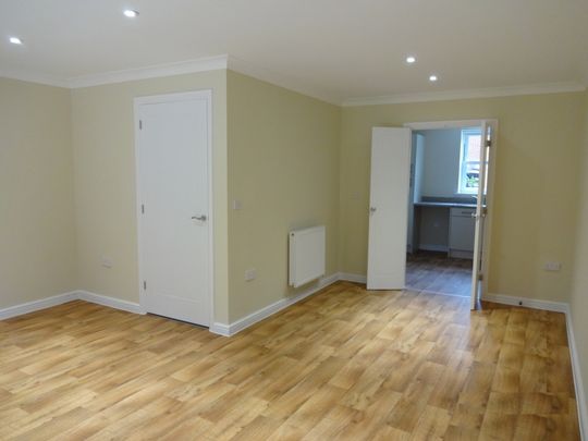 The Crescent, Drayton, NR8 6RF - Photo 1