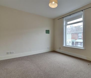 Lower Derby Road, Portsmouth - Photo 5