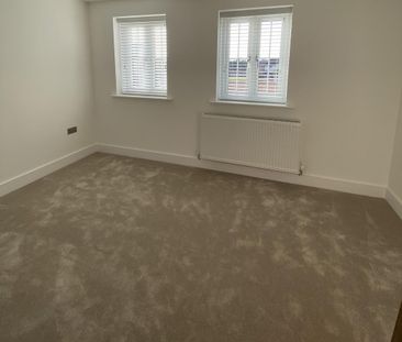 2 bedroom end of terrace house to rent - Photo 4