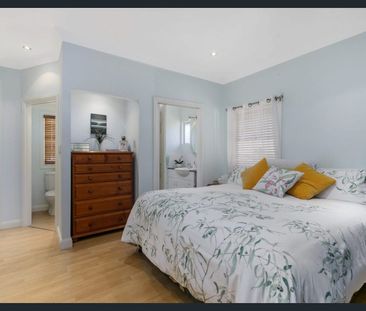 One bedroom apartment in prime Manly location - Photo 1