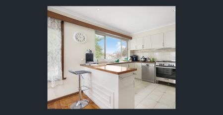 Charming Family Home in Alfredton – Perfectly Located! - Photo 3