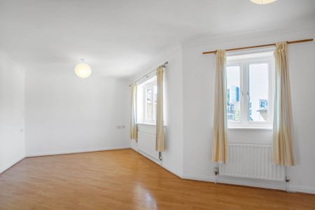 Price £2,250 pcm - Available 09/05/2026 - Unfurnished - Photo 2