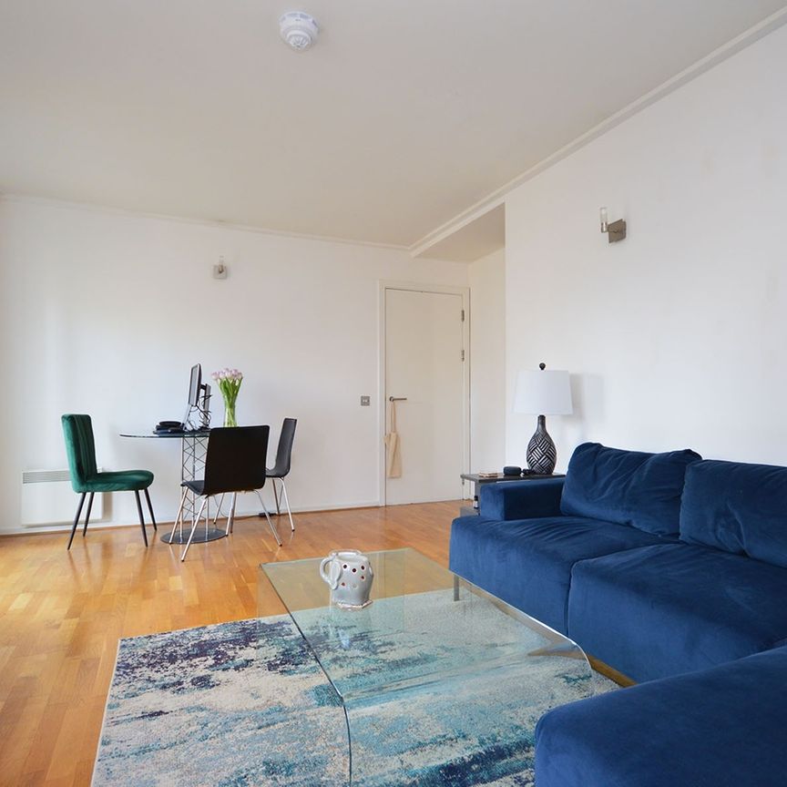 1 Bed Flat, Seacon Tower, E14 - Photo 1
