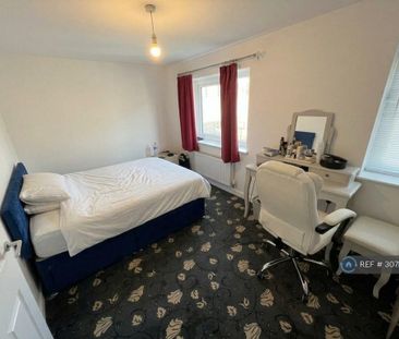 2 bedroom semi-detached house to rent - Photo 3