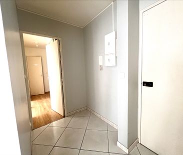 Location Appartement 2 pièces 63m² - Photo 4