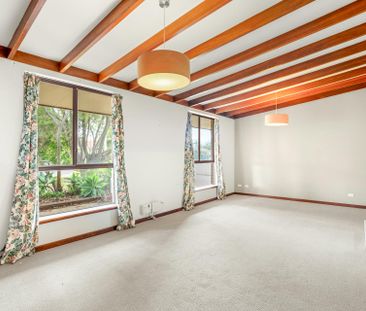 Relaxed Mandurah Living with Great Entertaining Space - Photo 1