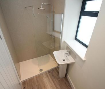 2 bedroom end of terrace house to rent - Photo 6