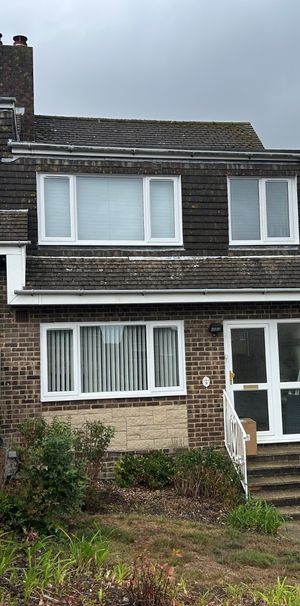 3 bedroom semi-detached house to rent - Photo 1