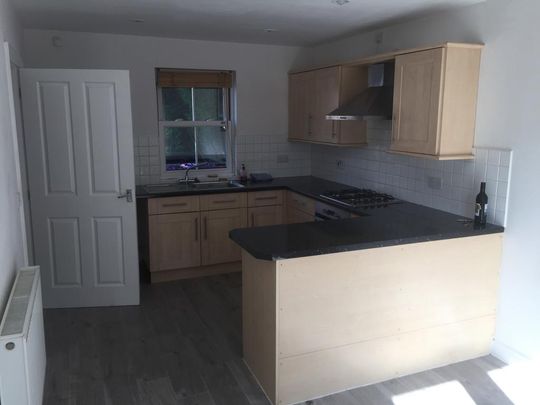 3 bedroom terraced house to rent - Photo 1