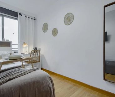 Room in a shared 5-bedroom apartment for rent in Almendrales. - Foto 4