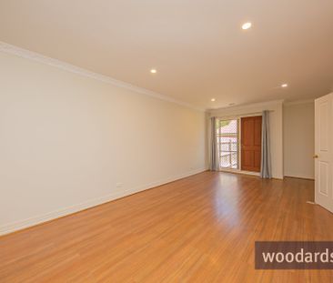 Stunningly Renovated 4-Bedroom Family Home in Prime Box Hill Location! - Photo 3