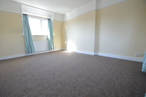 Elliman Avenue, Slough, Berkshire,SL2 - Photo 1