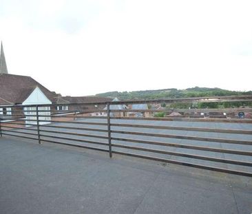 Dorking, RH4 - Photo 6