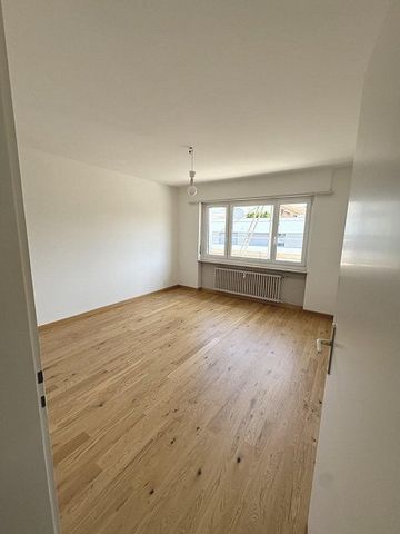 Schöne, frisch sanierte 3.5-Zimmer-Wohnung mit zwei Balkonen - Photo 4