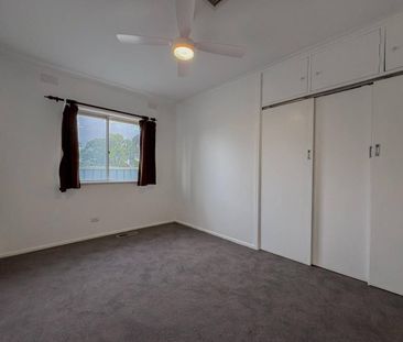 Comfortable Family Living on Ashton Street - Photo 6