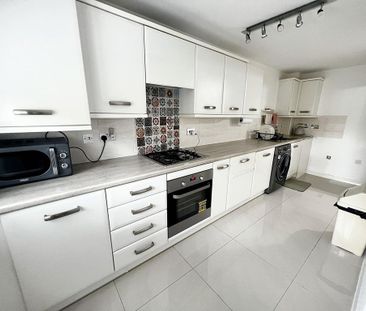 3 bedroom terraced house to rent - Photo 4