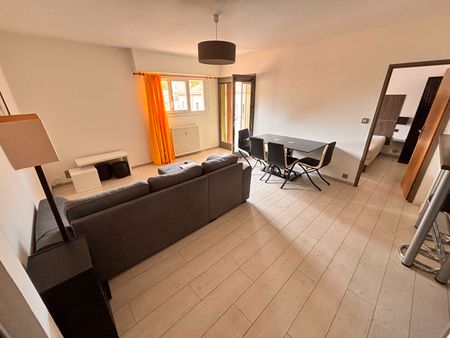 NIMES - APPARTEMENT P2 DE 45 M2 AVEC LOGGIA, BALCON + PARKING EN SS + CAVE, - Photo 3