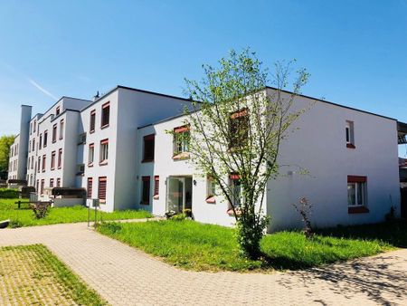 quartier résidentiel ensoleillé dans un environnement adapté aux enfants - Foto 3