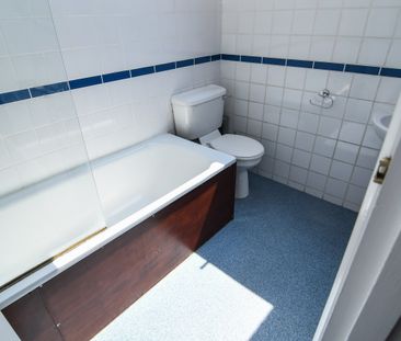 1 bed house / flat share to rent in Churchill Road, Bournemouth, BH1 - Photo 6