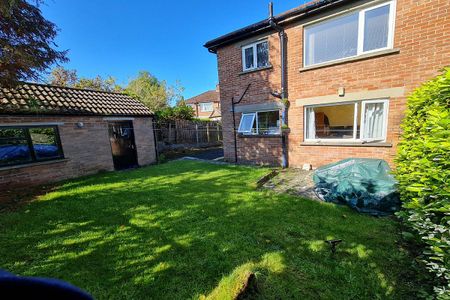 19 Prince Edward Park, Belfast BT9 5FZ - Photo 4