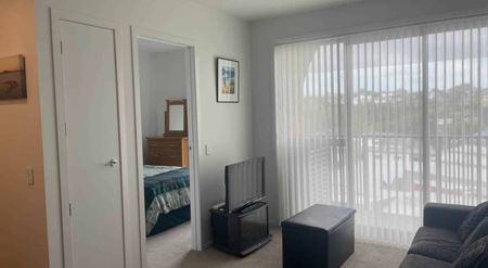 Modern 1-Bedroom Apartment Plus Large Office ... - Photo 5