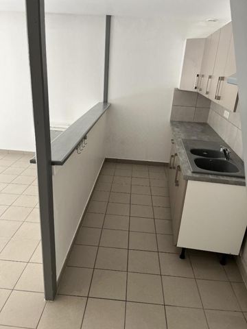 Location Appartement 3 pièces 63m² CHAUVIGNY 86300 - Photo 3