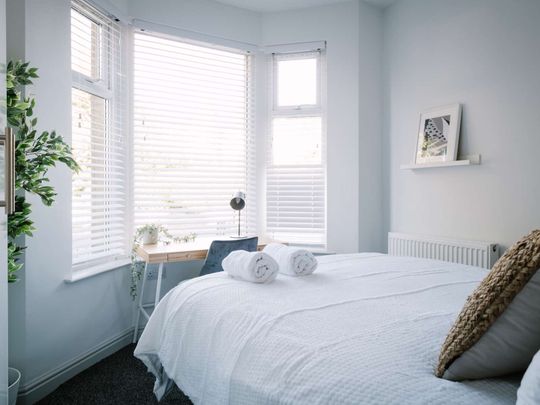 Newly refurbished 5 bedroom home located in Scotforth Bedroom 3 - Photo 1