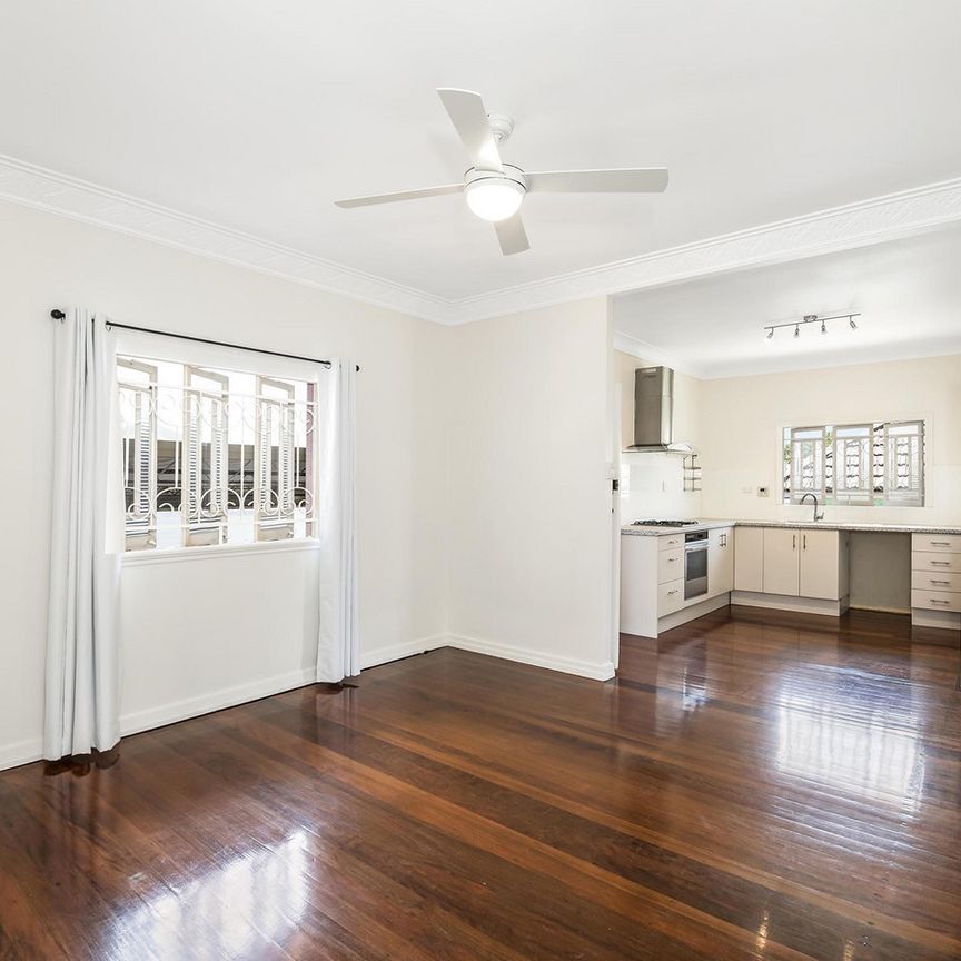 1316A Wynnum Road, Tingalpa QLD 4173 - House For Rent | Domain - Photo 1