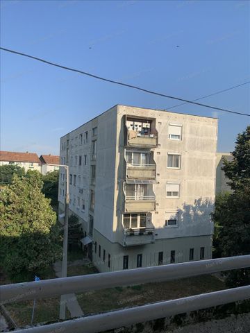 Kiadó átlagos állapotú panel lakás - Tatabánya - Fotó 3