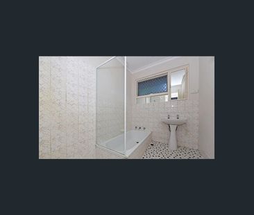 Family Gem in Hamersley - Photo 2