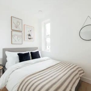 2 Bed Flat, Ilford, IG1 - Photo 2