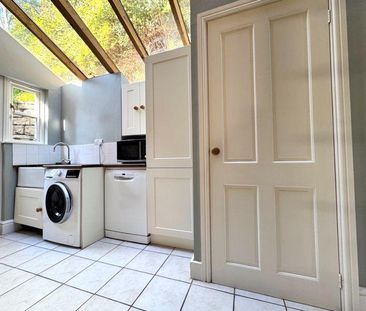 3 bedroom semi-detached house to rent - Photo 5