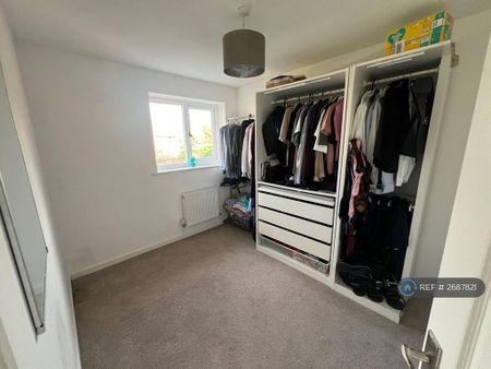 3 bedroom semi-detached house to rent - Photo 4